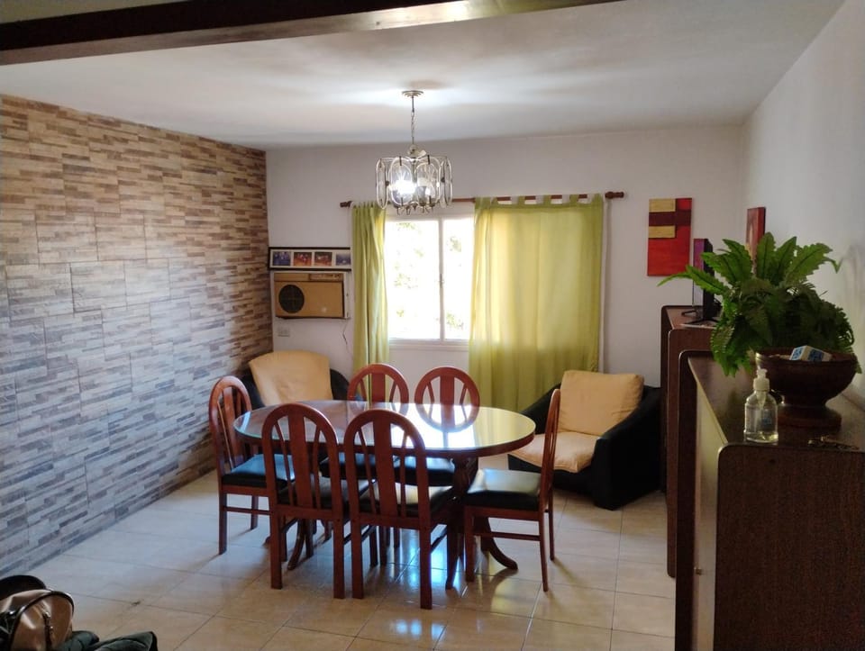 departamento de excelente ubicación, cochera , aire acondicionado Apartment in Villa Carlos Paz