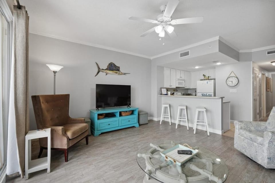 Communal lounge/ TV room, Kitchen or kitchenette, Living room, Seating area, Dining area, minibar