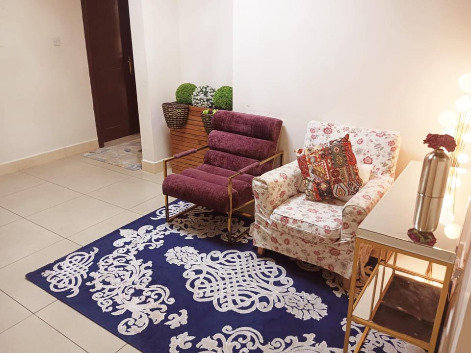Luxury Royal 3-Bedroom Apartment with Garden View opposite to Safiya Park Apartment in Al Sharjah