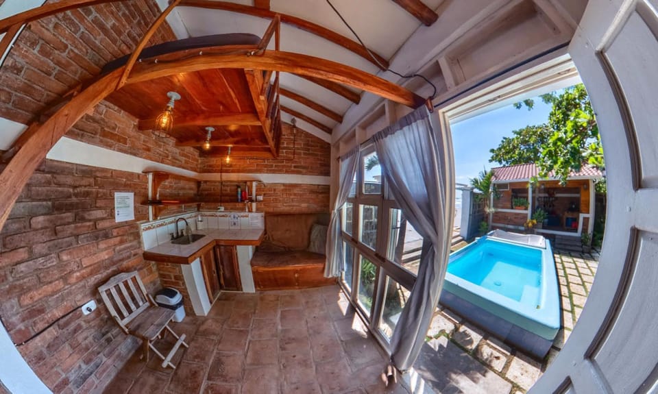 Romantic Seaside Casita w Pool, AC, Fire Sunsets House in Managua (Department)