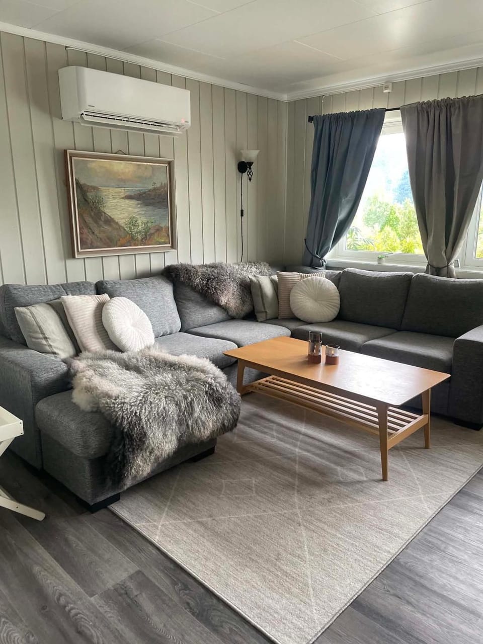 Living room, Seating area