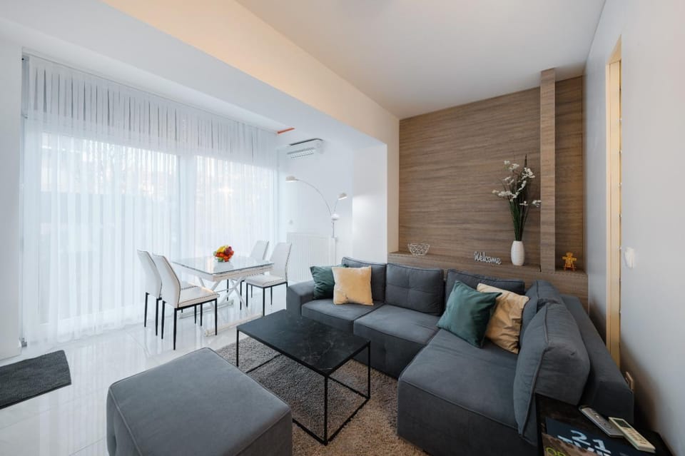 Living room, Seating area, Dining area, air conditioner