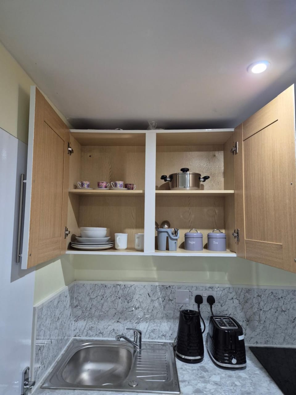 Kitchen or kitchenette, Internal: Not applicable to any particular room