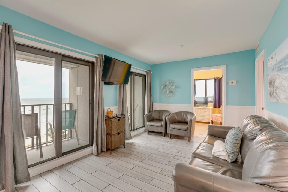 Oceanfront Myrtle Beach Condo: 6th-Floor Balcony! House in South Carolina