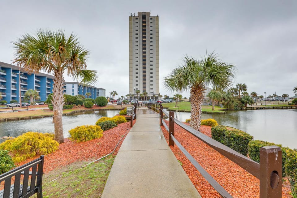Oceanfront Myrtle Beach Condo: 6th-Floor Balcony! House in South Carolina