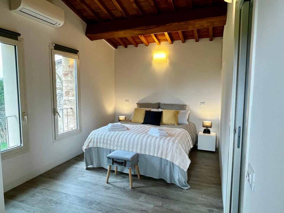 Bed, Bedroom, towels, wardrobe, air conditioner