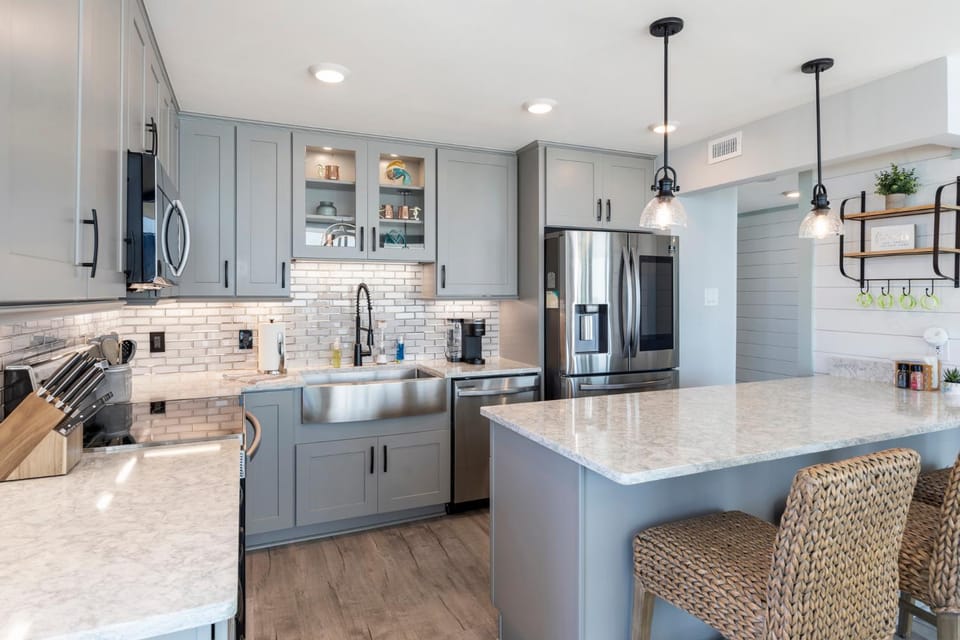 Kitchen or kitchenette, Dining area, dishwasher, minibar, oven, stove, toaster