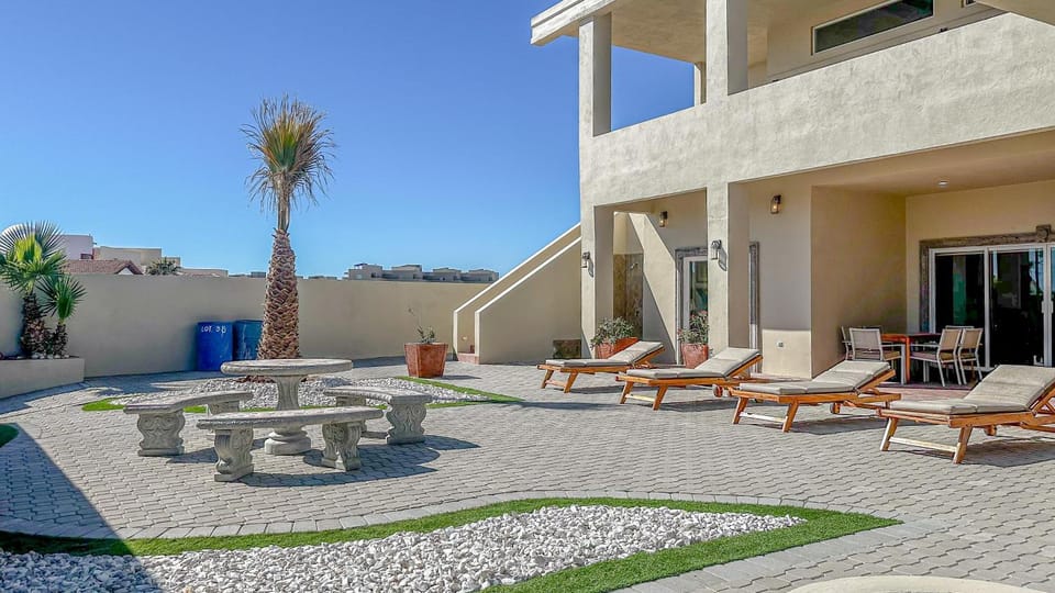 Patio, Balcony/Terrace, sunbed