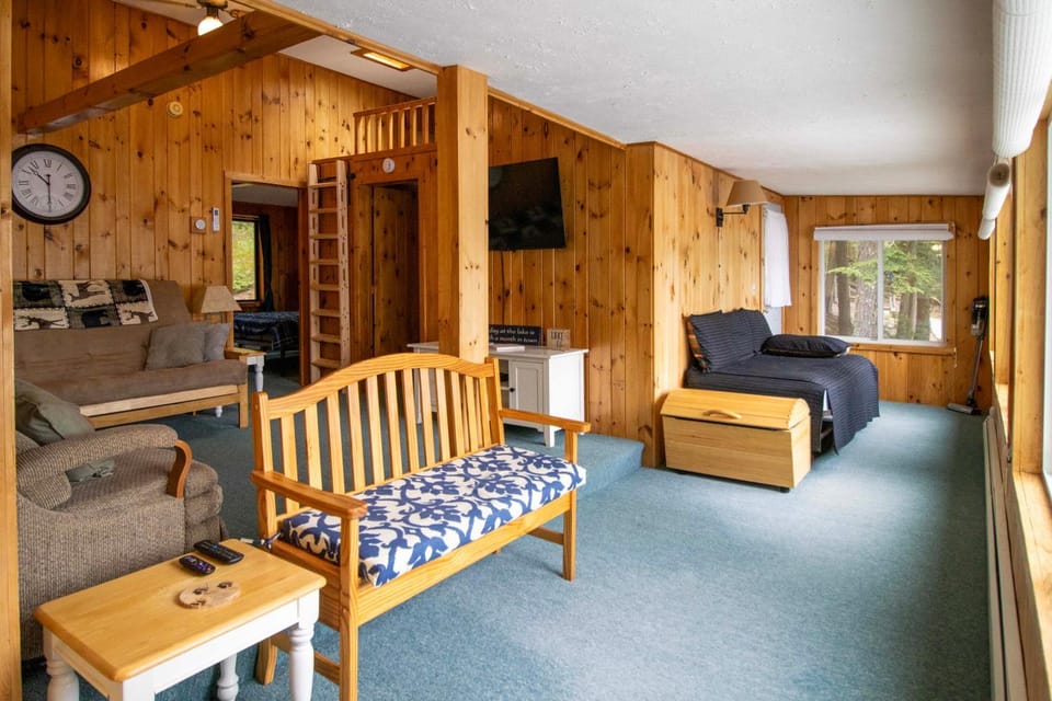 Lakefront Home w/ Seasonal Dock in Limerick! House in Limerick