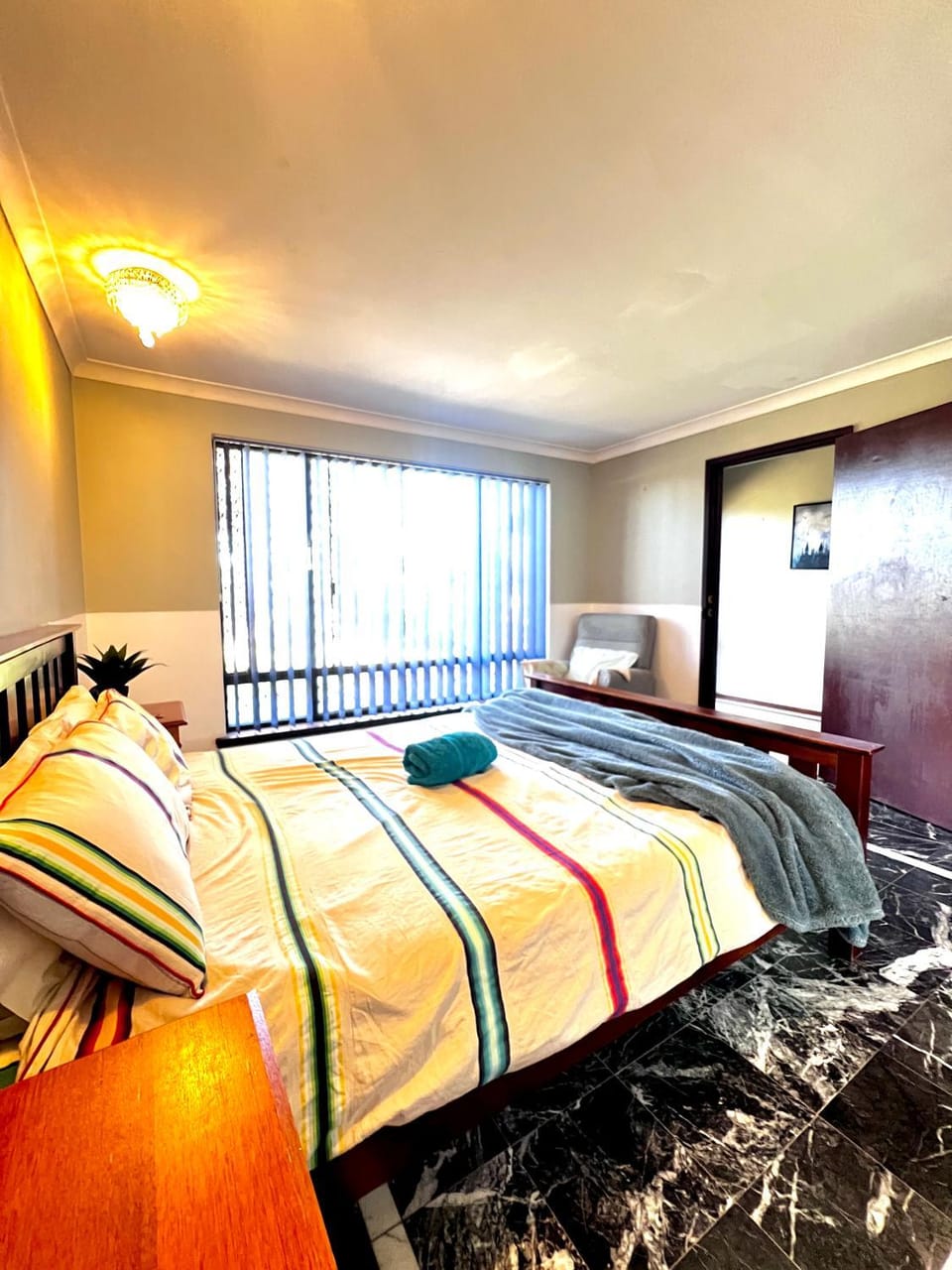 Bed, Photo of the whole room, Bedroom