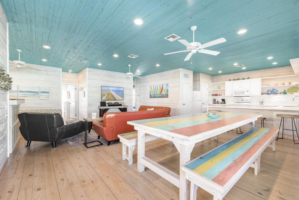 Sandy Coral - Golf Cart Included House in Port Aransas