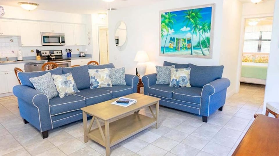 Cozy Coastal Haven - Your Relaxing Sanibel Getaway - Private Beach - Pet Friendly - Signal Inn 07 House in Sanibel Island