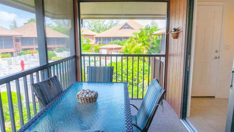 Patio, Day, Balcony/Terrace, Seating area