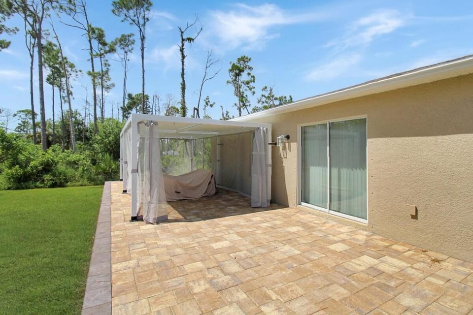 Patio, Day