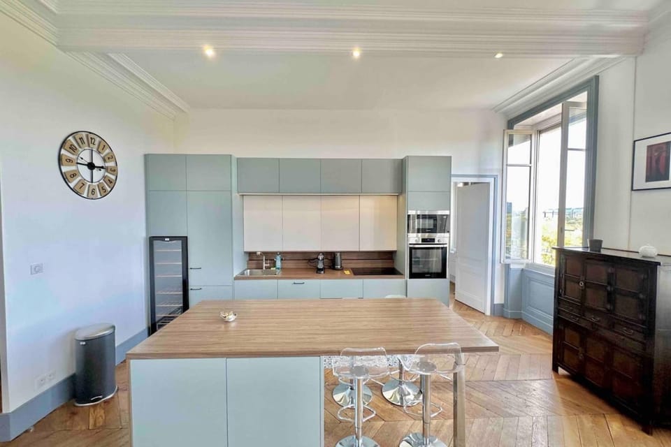 Appartement de 160m2 proche centre Lyon Apartment in Caluire-et-Cuire