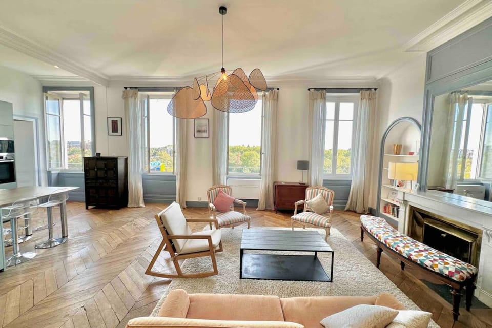Appartement de 160m2 proche centre Lyon Apartment in Caluire-et-Cuire