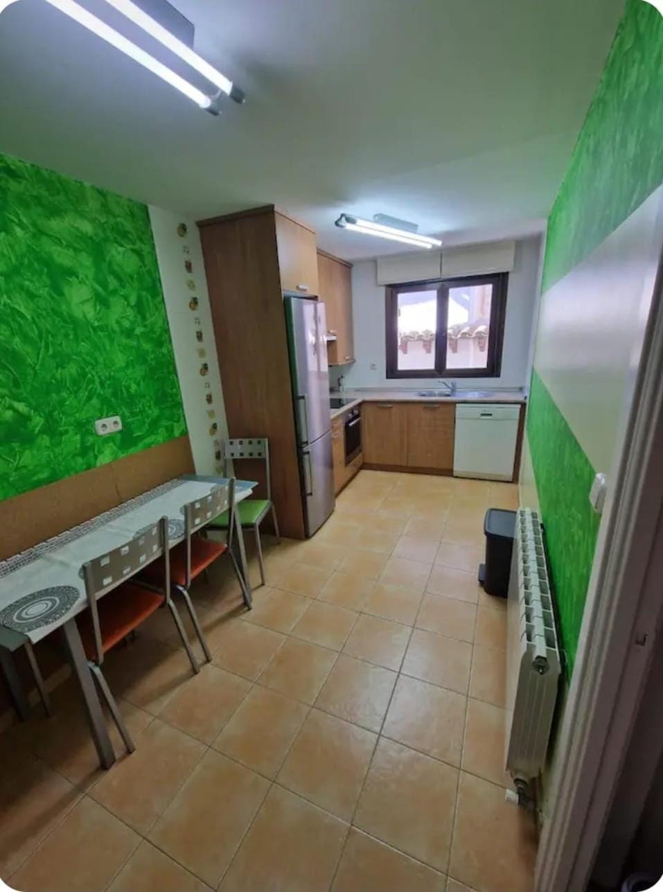 Kitchen or kitchenette, Kitchen or kitchenette