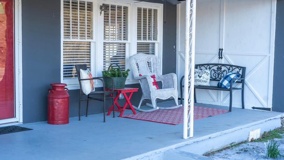 Farm Animals I Retro Museum I Fire Pit I Cozy Stay House in Hot Springs