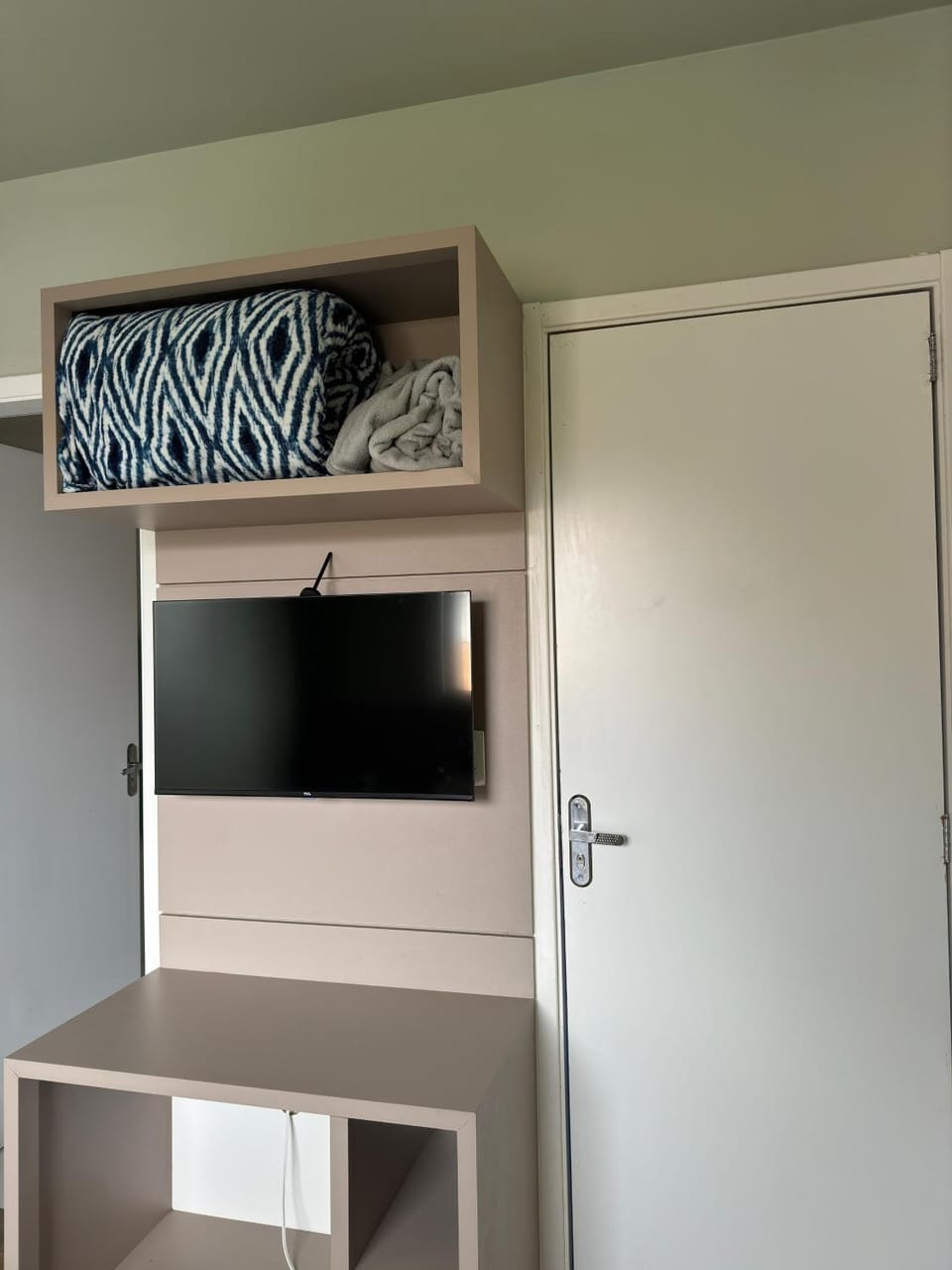 TV and multimedia, Photo of the whole room, Bedroom, wardrobe