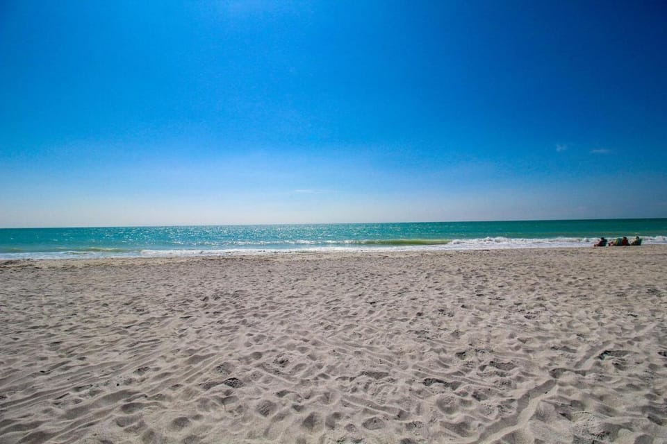 Magnificent Oceanfront 2 BR Condo in Longboat Key House in Longboat Key