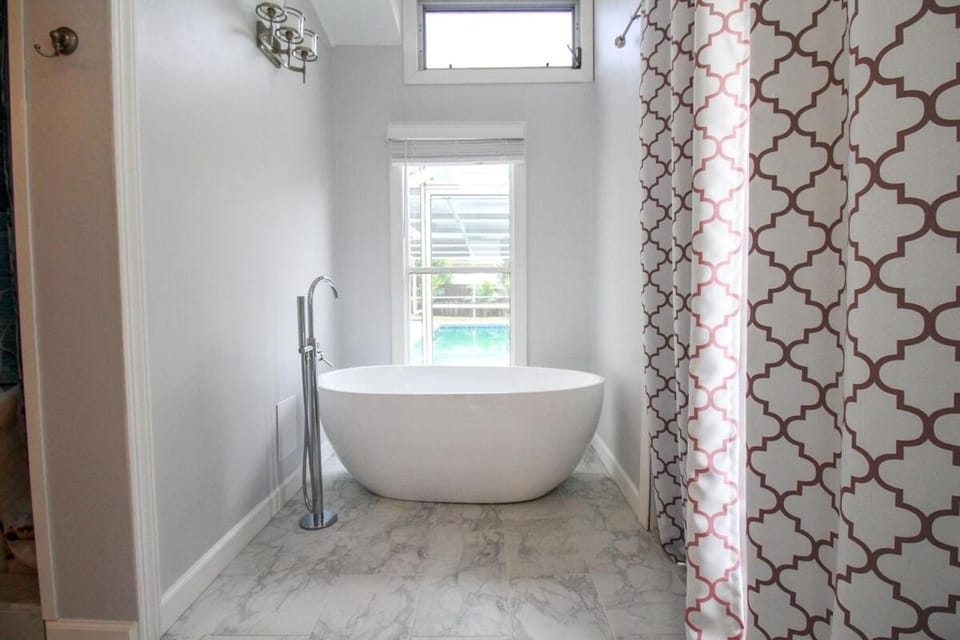 Bathroom, Bath