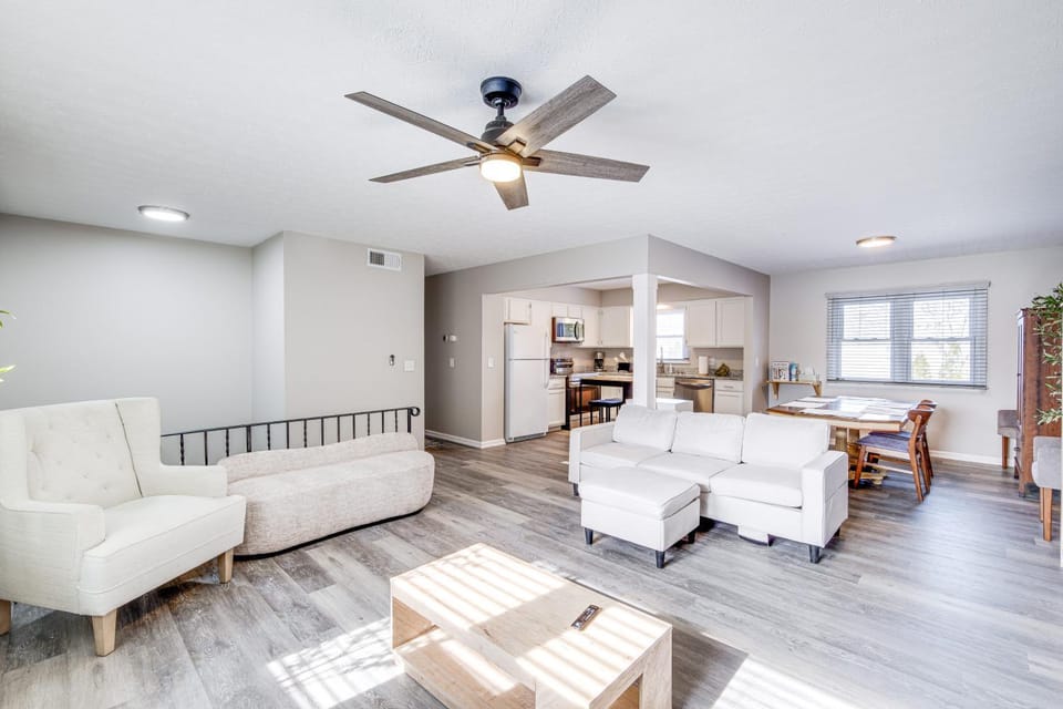 3 Mi to Cuyahoga Valley NP Fairlawn Family Home! House in Fairlawn