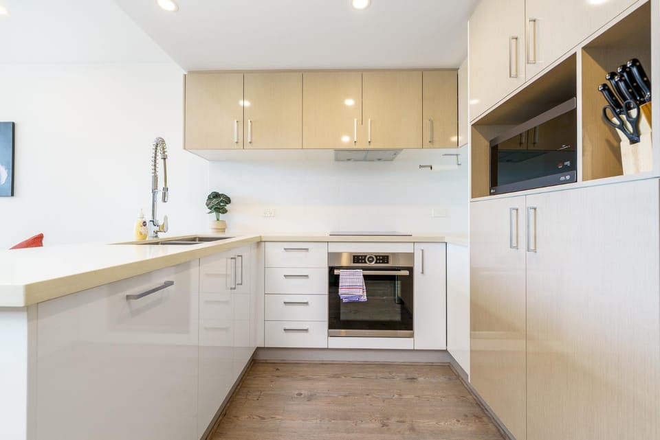 Sophisticated Kingston Retreat Near the Foreshore - Hosted by Canstay Apartment in Canberra
