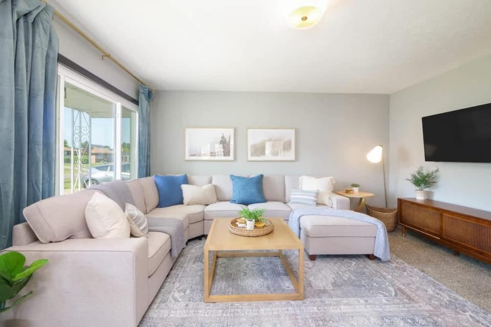 Swim and Relax with a Pool Hot Tub and Renovated HomeHop House in Parma