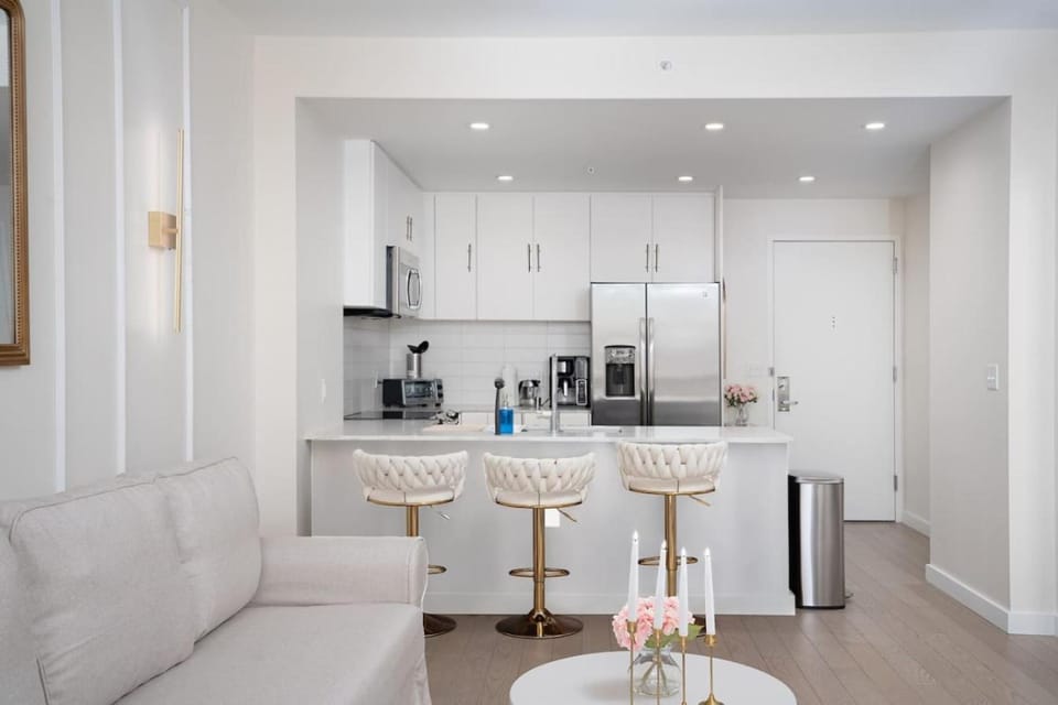 Midtown View - Minutes to City Apartment in Hoboken