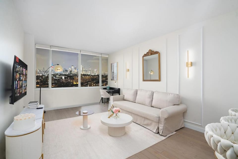 Midtown View - Minutes to City Apartment in Hoboken