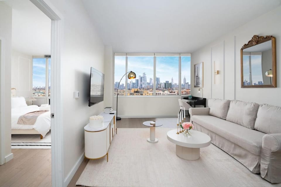 Midtown View - Minutes to City Apartment in Hoboken