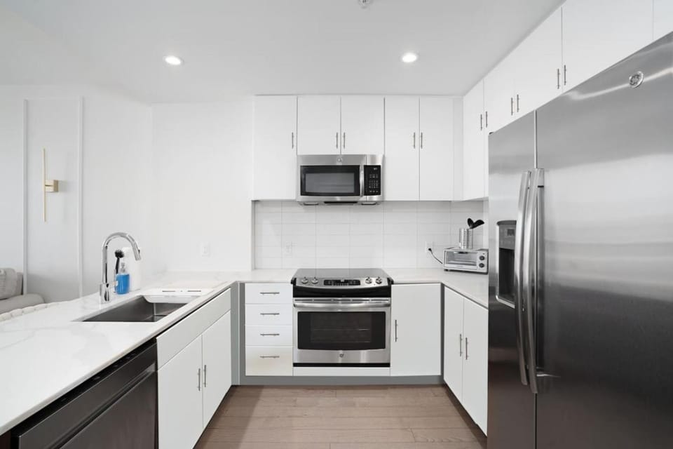 Midtown View - Minutes to City Apartment in Hoboken
