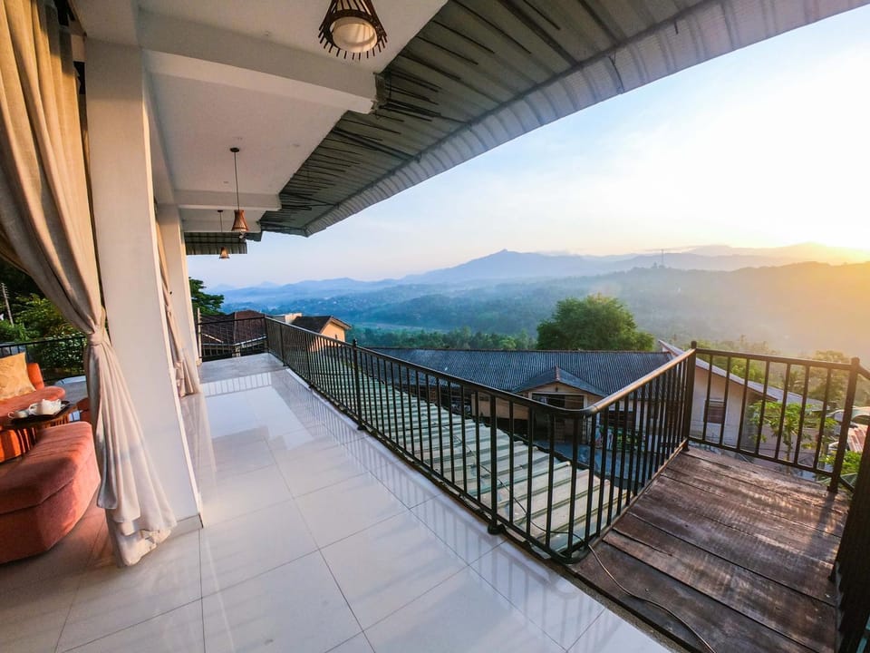 Balcony/Terrace, City view, Garden view, Mountain view, River view, Sunrise