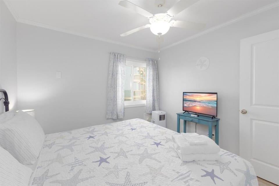 Coastal Serenity! Refresh and Relax -Holy Shells! Apartment in North Topsail Beach