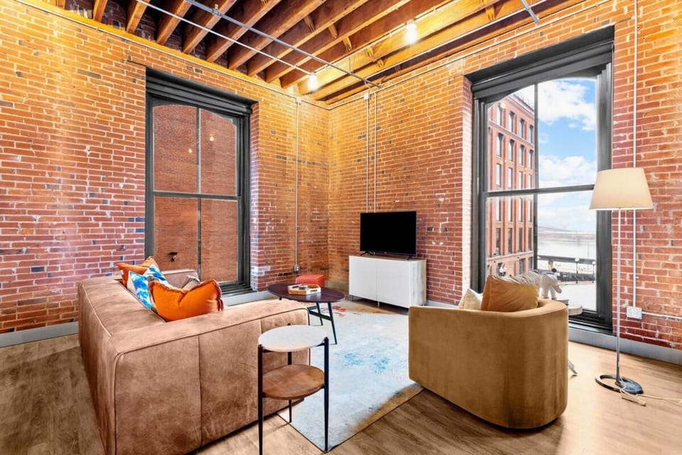 Brick & Bed Riverfront Lofts, G 207 Apartment in Saint Louis