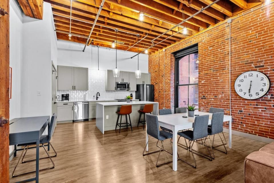 Brick & Bed Riverfront Lofts, G 207 Apartment in Saint Louis