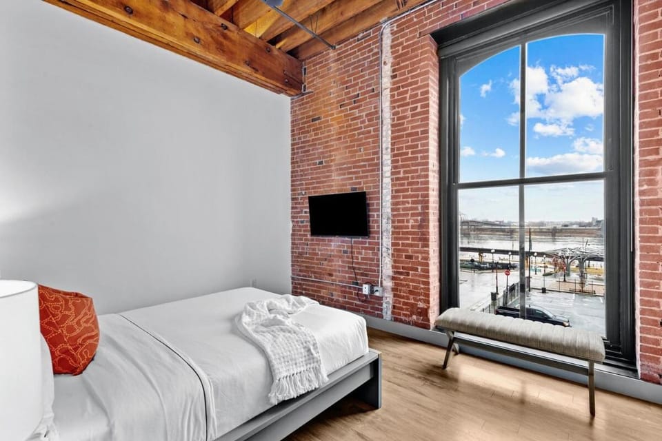 Brick & Bed Riverfront Lofts, G 207 Apartment in Saint Louis