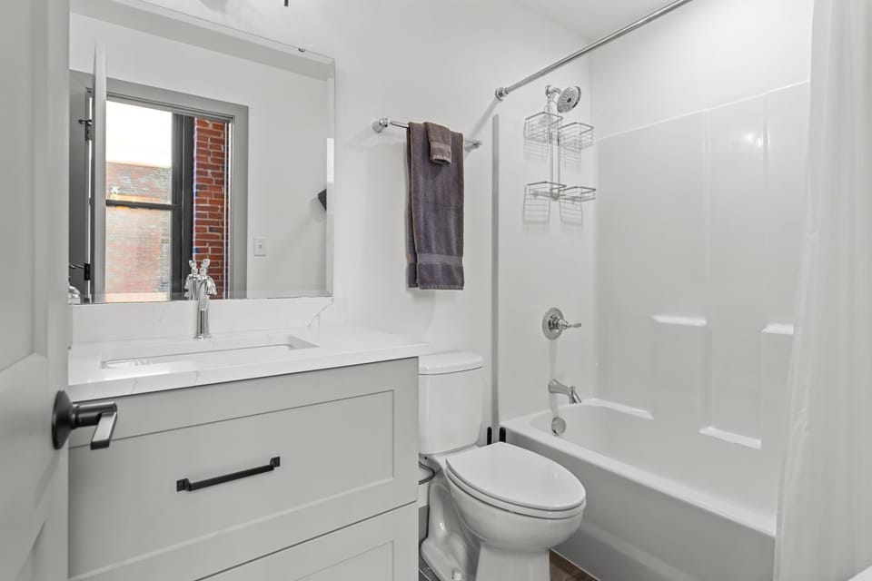 Brick & Bed Riverfront Lofts, G 304 Apartment in Saint Louis