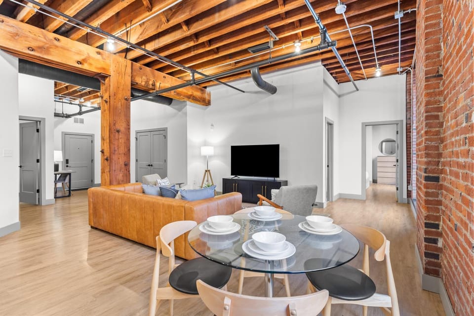 Brick & Bed Riverfront Lofts, G 304 Apartment in Saint Louis