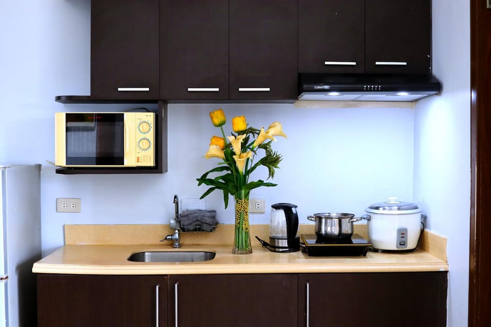 2BR Condotel Ridgewood Tower Taguig Apartment in Makati