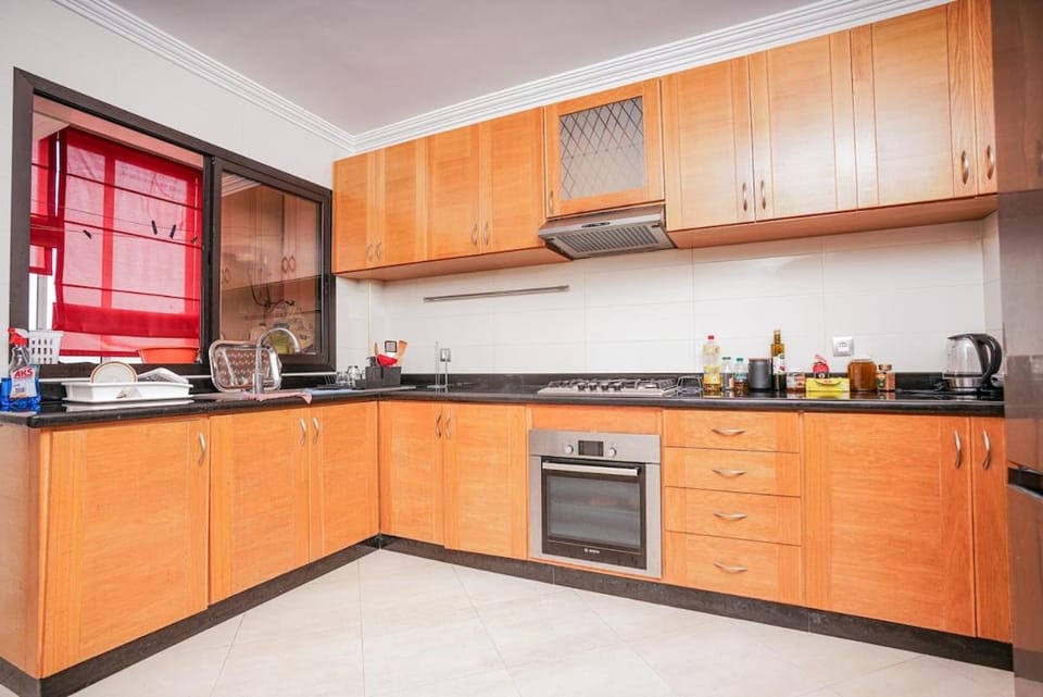 Kitchen or kitchenette, dishwasher