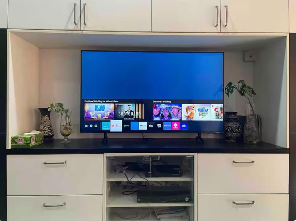 TV and multimedia, Evening entertainment