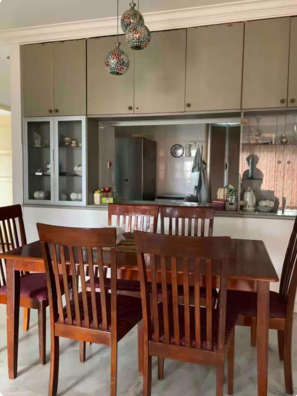 Seating area, Dining area