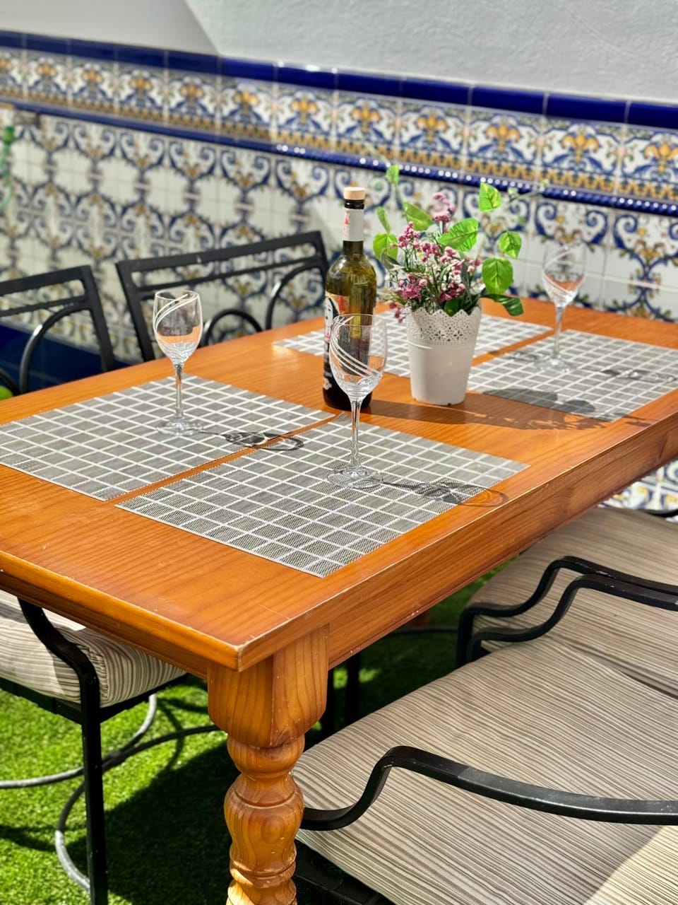 Day, Dining area