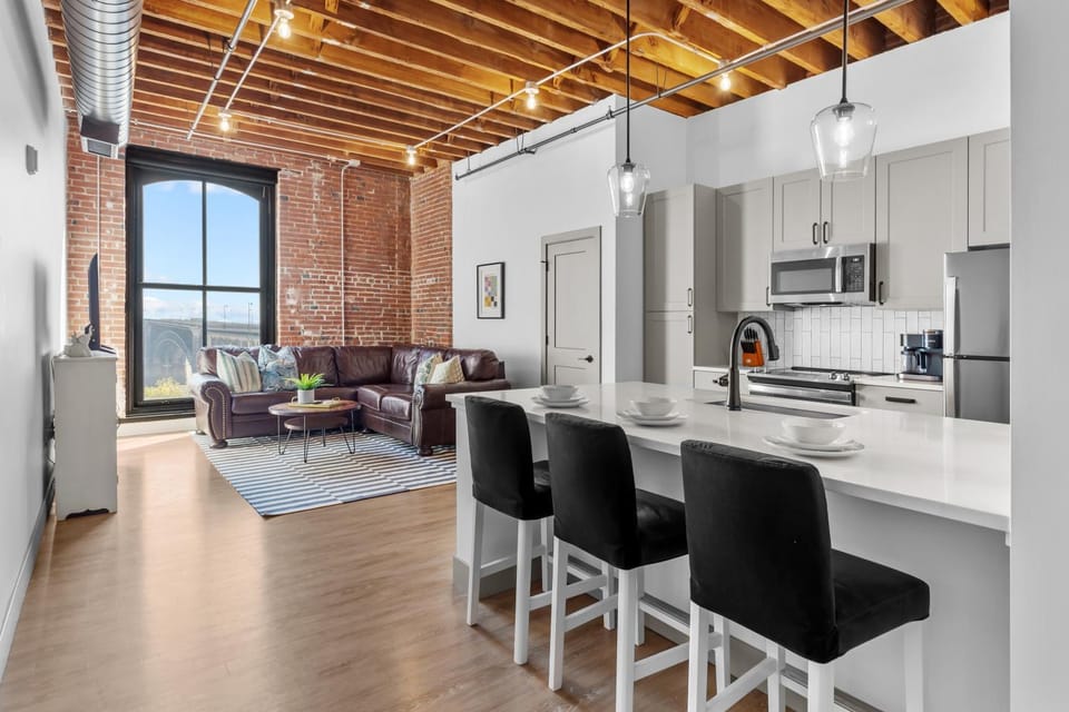 Kitchen or kitchenette, Living room