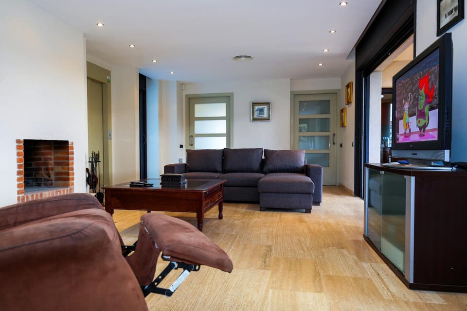 Communal lounge/ TV room, Living room