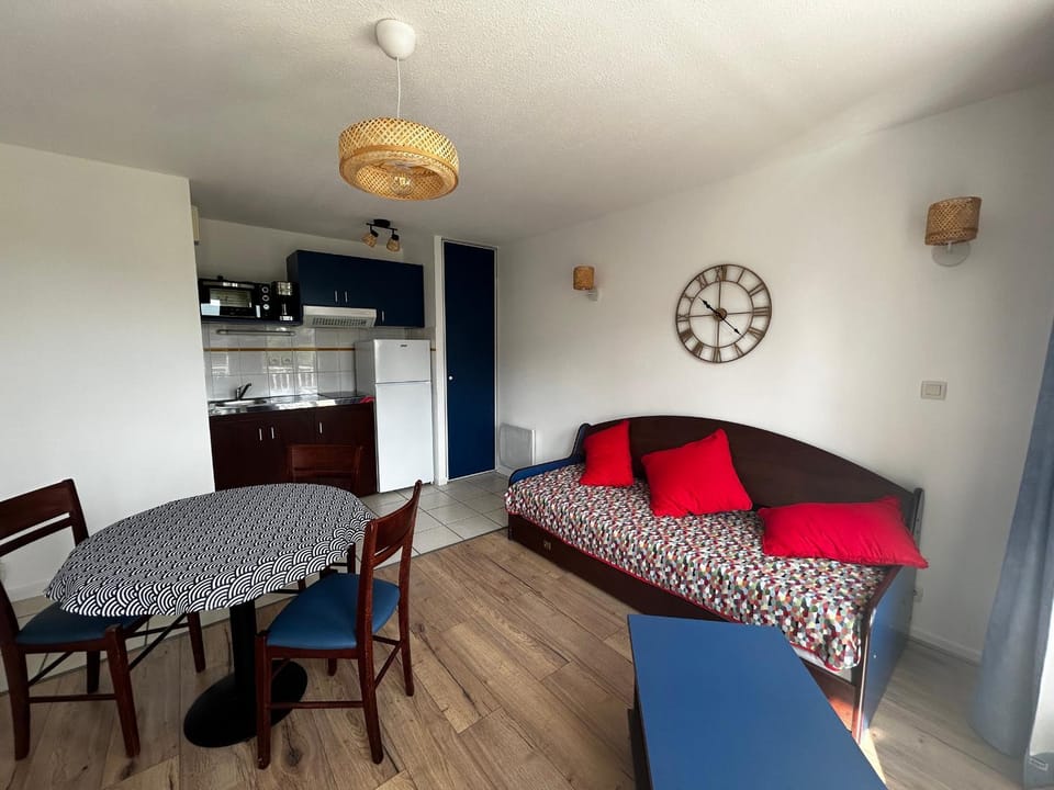 Charmant T2 avec WIFI à 200m des Thermes - FR-1-541-170 Apartment in Nouvelle-Aquitaine