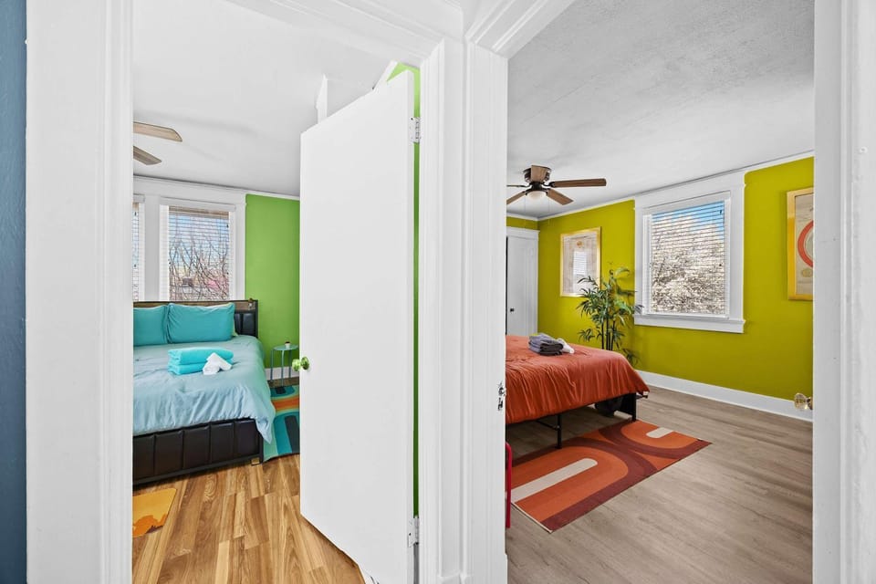 Cozy & Creative Top Unit in Lou's Arts District House in Jefferson County