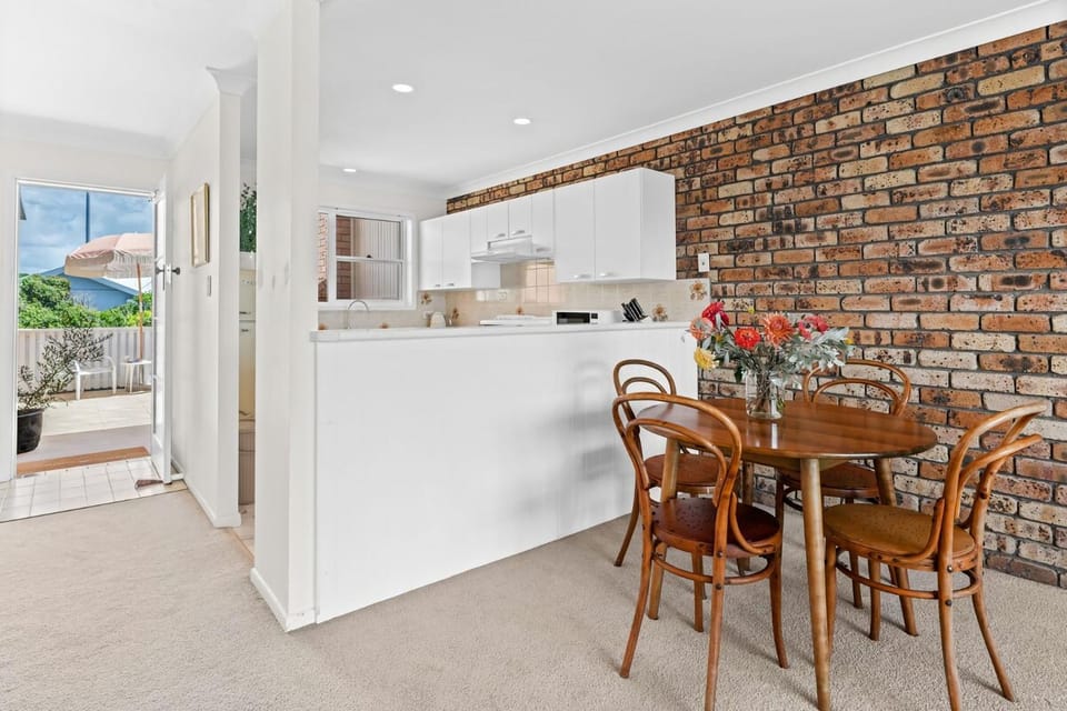 Sun Soaked Lennox Village Apartment in Lennox Head