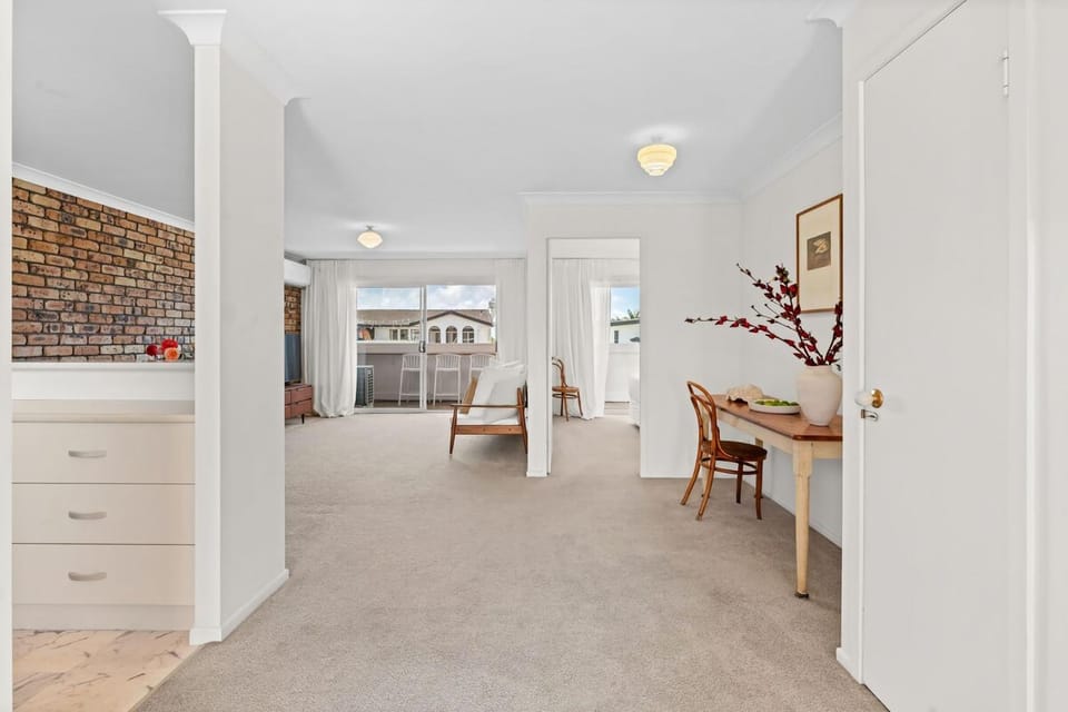 Sun Soaked Lennox Village Apartment in Lennox Head